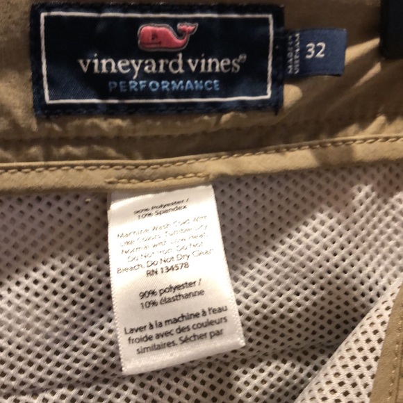 Vineyard Vines Men’s Shorts - Picture 4 of 4